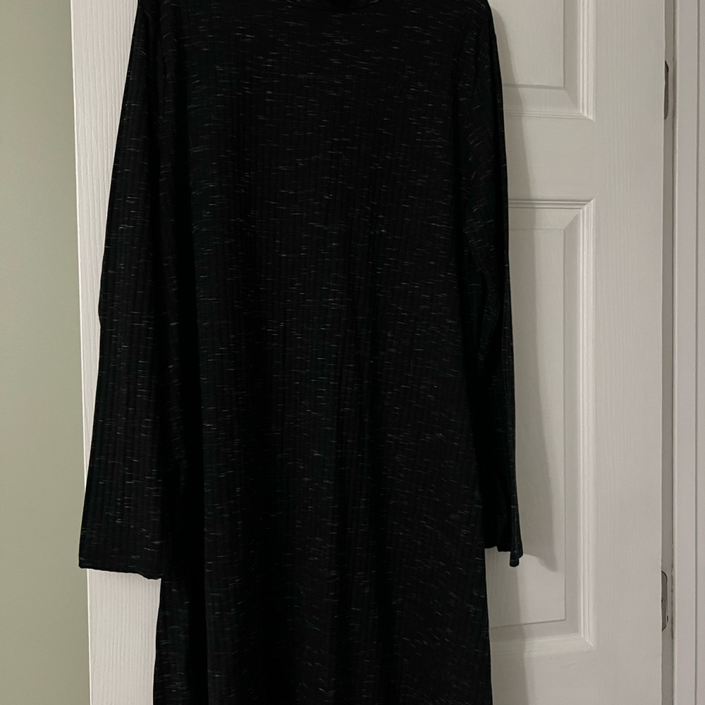 Faded Glory Black and White Speckled Top